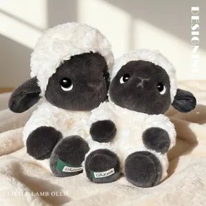 Befindet sich hier ein süßes flauschiges Plüschschaf, weiche Kuschelpuppe für Kinder und Mädchen.