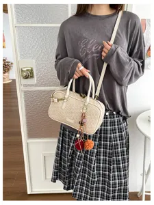Koreanische Retro gewebte Kissentasche für Damen, schicke Umhängetasche mit Tragegriffen.