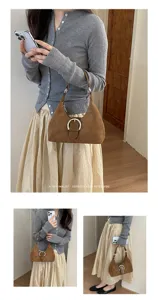 Bolso de hombro retro de ante para mujer, elegante bolso hobo con hebilla, bolso chic.