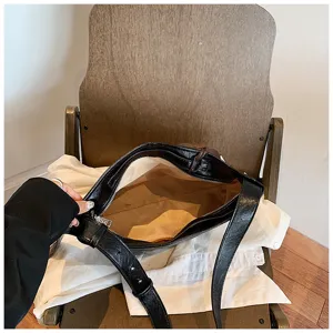 Bolso de hombro negro vintage para mujer, gran capacidad bolso tote y bandolera casual.