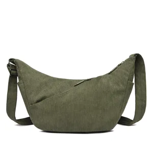Groene corduroy crossbody tas halve maan schoudertas casual damestas voor dagelijks.