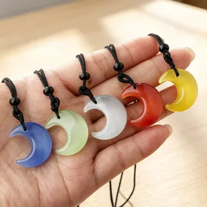 Collar Con Colgante de Luna Creciente de Ópalo Artificial Cadena de Suéter de Cuerda Trenzada Ajustable Joyería Celestial Romántica Regalo Para Unisex