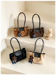 Τσάντα ώμου tote vintage από σουέτ κορεατικό στιλ με χαριτωμένο αρκouδάκι γυναικεία
