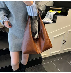 Borsa a tracolla vintage in pelle cerata da donna, grande shopper capiente per il lavoro.