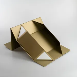 Goldene magnetische Faltgeschenkbox, elegante Verpackung für Kosmetik und Geschenke.