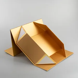 Goldene Falt-Geschenkbox mit Magnetverschluss, elegante Verpackung für Kosmetik und Luxusartikel.