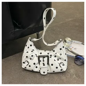 Bolso de hombro con lunares estilo coreano, bolso de axila dulce de moda vista detalle.