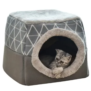 Grijs geometrisch pluche gesloten kattenmand grot huis met zacht kussen voor de winter.