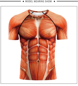Vue détaillée du t-shirt de compression à manches courtes pour homme avec impression musculaire 3D.