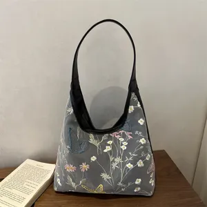 Bolso de hombro bordado de estilo chino, bolso de media luna con flores de encaje étnico de moda.