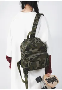 Zaino casual in tela camouflage per viaggi quotidiani, zaino vintage alla moda.