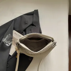 Κορεατική στιλάτη τσάντα ώμου με βούλες μινιμαλιστική αισθητική τσάντα χεριού γυναικεία