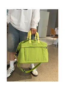 Grande borsa da viaggio con tracolla, elegante bagaglio verde avocado per le vostre vacanze.