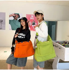 Grande borsa da viaggio capiente per donna, borsone impermeabile portatile con vano per scarpe.