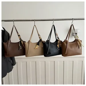Elegante borsa shopper spalla retro casual grande capacità per donne vista dettaglio.
