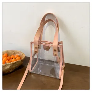 Διαφανής τσάντα tote PVC με ροζ δερμάτινη επένδυση, κομψή casual τσάντα ώμου παραλίας.