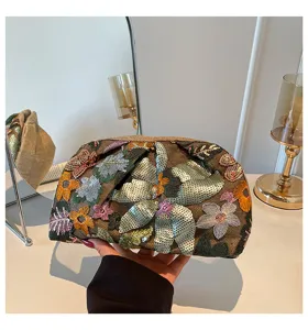 Chique pailletten geborduurde bloemen clutch tas, elegant dames ontwerp voor feest.