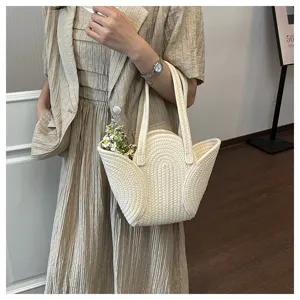 Beige gewebte Schultertasche mit einzigartigem Bogen-Design, lässige handgemachte Damentasche.
