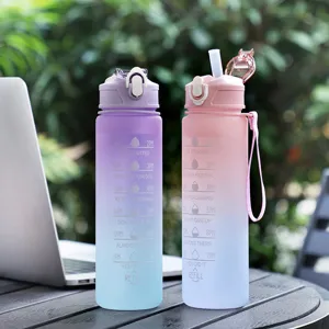 Botella de Agua de Plástico Degradada con Pajita y Marcador de Tiempo Cordón Portátil Botella Deportiva para Gimnasio al Aire Libre