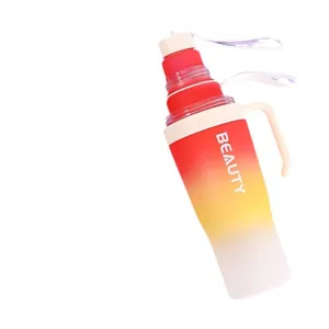 Verloop plastic waterfles met handvat en handige draagriem voor dagelijks gebruik onderweg.