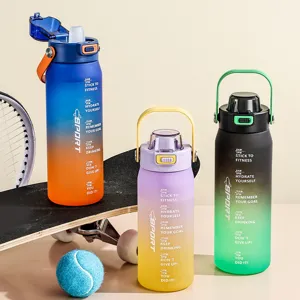Grote capaciteit gradiënt sport waterfles verdikte directe drinkbare plastic fles.