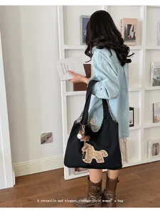 Sac cabas en toile noir vintage pour femme, grand sac a epaule avec joli patch de cheval.