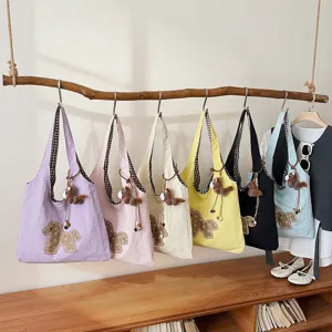 Sac cabas en toile mignon avec pendentif cheval, grand sac d'épaule pour femmes et étudiants.