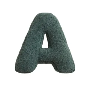 Coussin peluche en forme de lettre A vert foncé, oreiller décoratif doux en polaire.