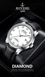 Luxus automatische mechanische Herrenuhr mit weißem Zifferblatt und Lederarmband.