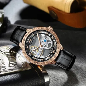 Herren Automatik mechanische Uhr mit hohler geschnitzter Lünette und Lederarmband.