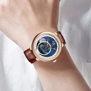 Herren automatische mechanische Uhr mit Sternenhimmel Zifferblatt und Lederarmband.