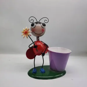 Creatief metalen lieveheersbeestje beeldje met bloem en houder, leuke bureau decoratie.