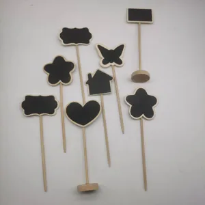 Set de mini pizarras de madera con formas bonitas, ideal para decoraciones florales y mensajes.