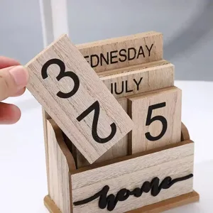 Vista de detalle calendario perpetuo de madera, ajuste de bloques de decoración.