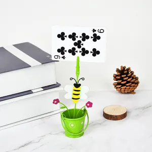 Portacarte promemoria in metallo con design a secchiello d'ape per decorazione scrivania.