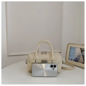 Bolso bandolera de cuero con grano lichi blanco crema bolso casual minimalista diario