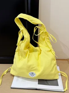 Moderna bolso de hombro minimalista coreano de color liso con cordón de gran capacidad