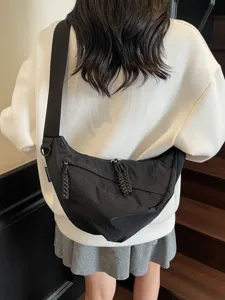 Korean style minimalist casual black crossbody dumpling bag for women, commuter nylon crescent bag.