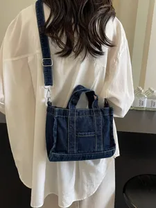 Sac bandouliere et epaule en toile denim elegant pour femme, cabas retro decontracte.