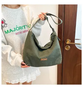 Bolso de hombro hobo de lona verde, bolso cruzado informal y suave con correa ancha.