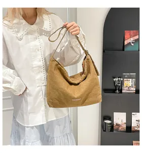 Bolso de hombro marrón estilo coreano slouchy, bolso tote casual retro grande.