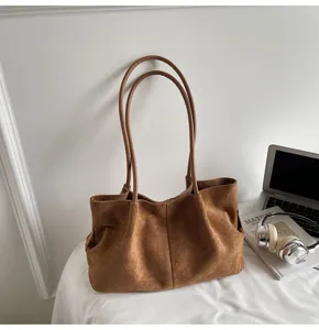 Brown suede shoulder bag, large capacity tote bag for women, retro casual commuter bag.