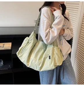 Casual green crinkled shoulder bag, large capacity daily tote and crossbody bag for commuter.