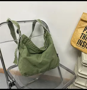 Vintage gewaschene Canvas Umhängetasche für Damen, lässige Baggy Crossover Tasche mit Fransen.