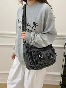 Bolso bandolera de mezclilla oscura de moda para mujer, bolso mensajero vintage con bolsillos.