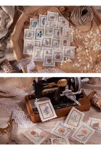 Gros plan detaillee sur des autocollants de timbres en tissu vintage pour loisirs.