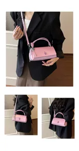 Minimalistische einfarbige rosa Handtasche, stilvolle Umhängetasche für den Damenalltag.
