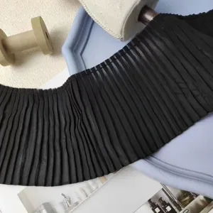 Schwarzer plissierter Chiffon Stoff Besatz zum Nähen, Rüschen Borte für Kleider und Deko.