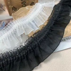 Μαύρη και λευκή πλισέ δαντέλα οργαντίνας 10εκ φαρδιά για ραπτική και τελείωμα φούστας.