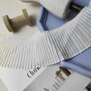 Weiße plissierte Chiffon-Spitzenborte für DIY Nähen Kleidungsstücke Rock Saum Vorhang Dekoration.